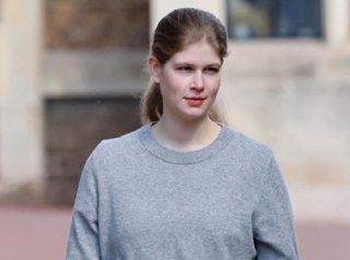 Lyubimaya Vnuchka Ee Velichestva 5 Lyubopytnyh Faktov O Ledi Luize Vindzor Marie Claire